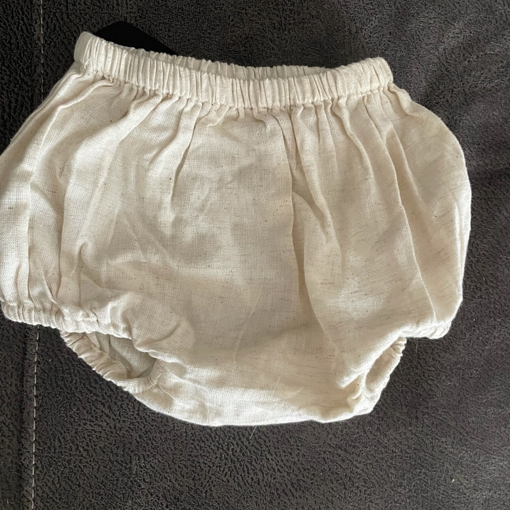Linen bow back bummies